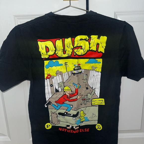 Black T-shirt - Picture 10 of 12